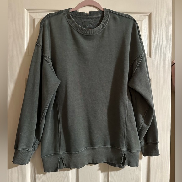 Aeries oversized sweater - Picture 2 of 3